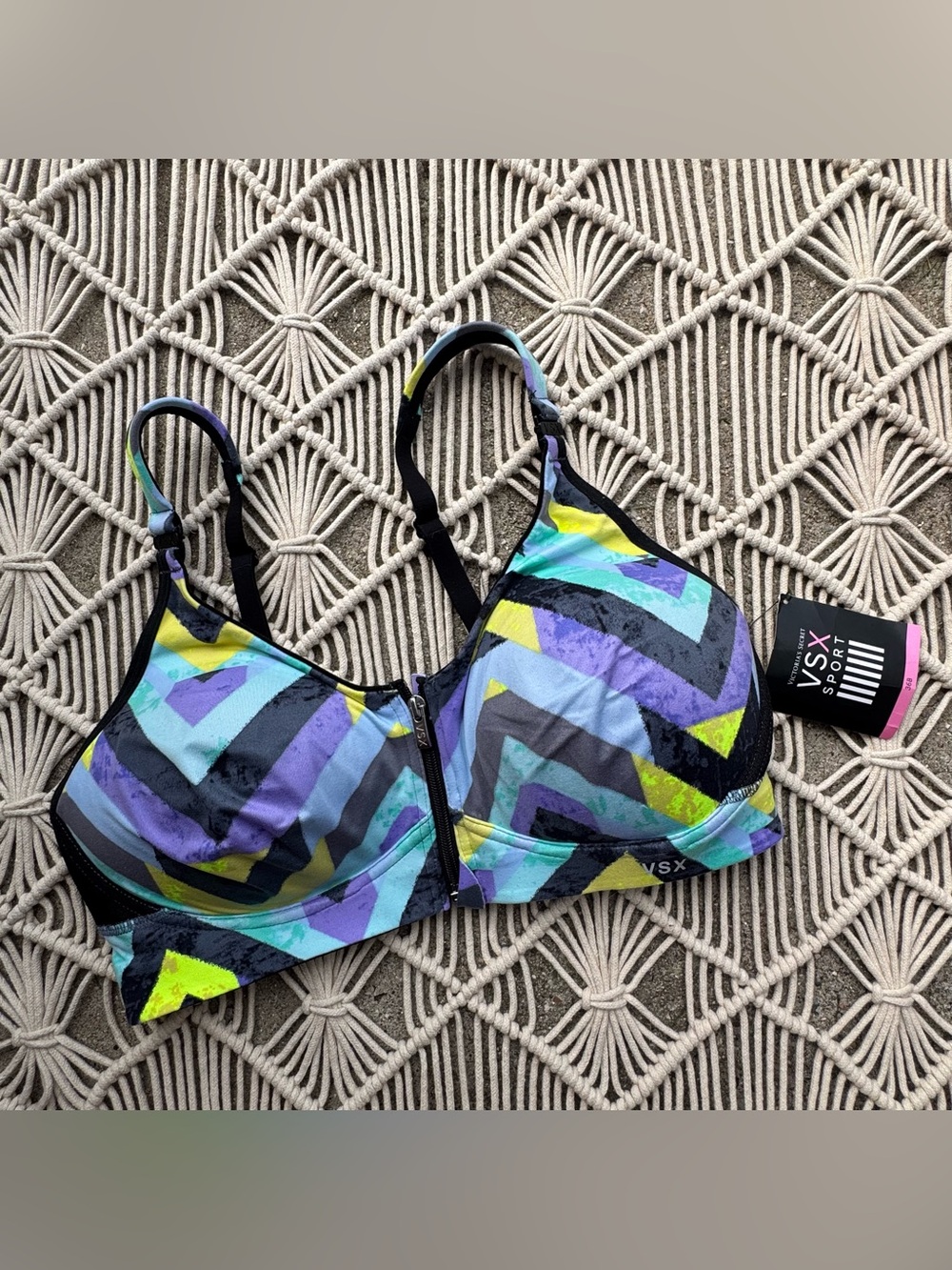 NWT Victoria’s Secret VSX Sports Bra Size 36B